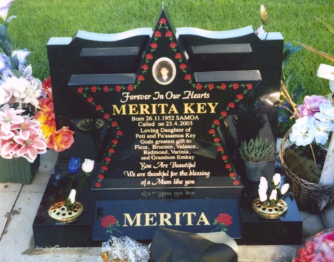 STAR SHAPE HEADSTONE ON SPLAY BASE